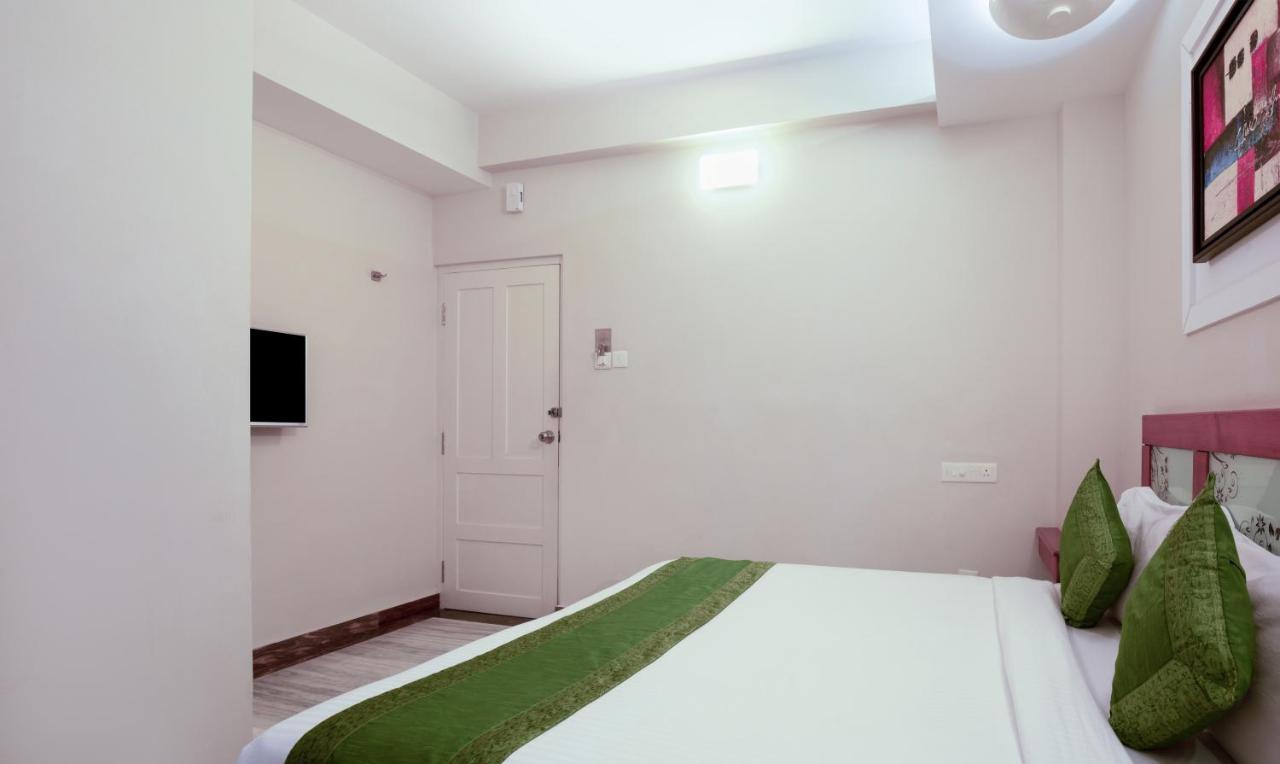 ホテル Treebo The Qasr Kochi エクステリア 写真