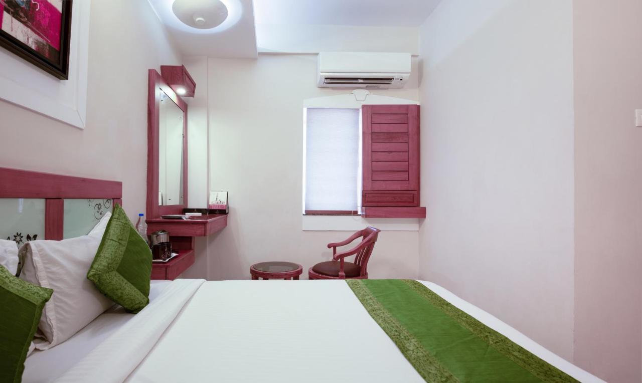 ホテル Treebo The Qasr Kochi エクステリア 写真