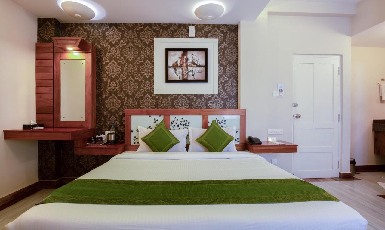 ホテル Treebo The Qasr Kochi エクステリア 写真