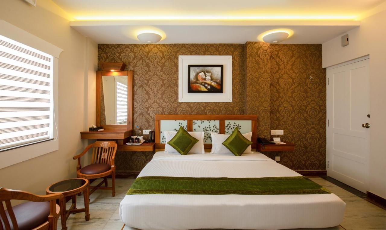 ホテル Treebo The Qasr Kochi エクステリア 写真