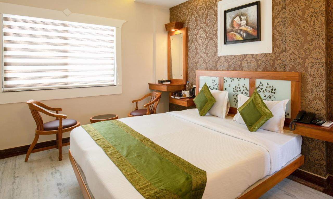 ホテル Treebo The Qasr Kochi エクステリア 写真