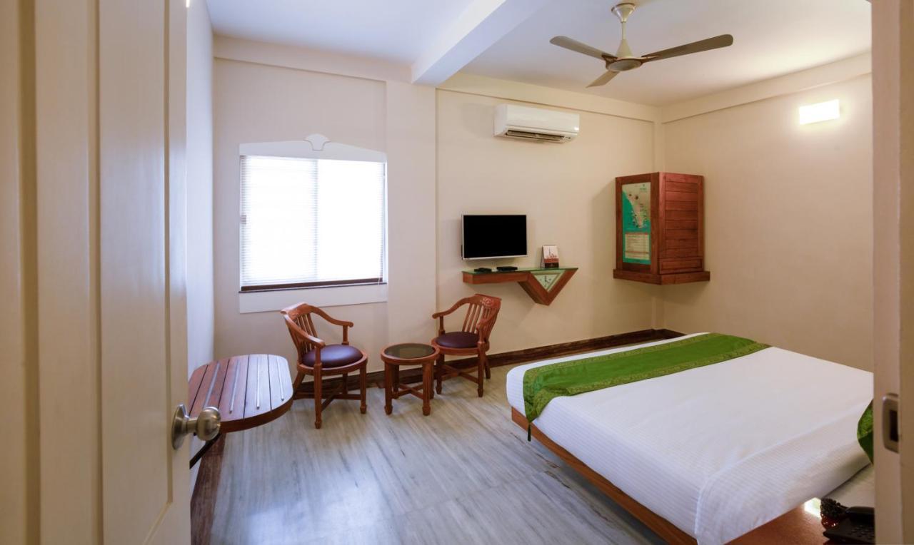 ホテル Treebo The Qasr Kochi エクステリア 写真